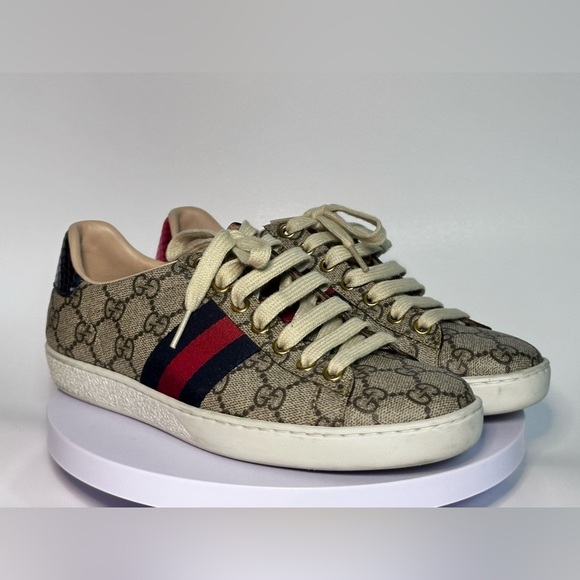 Gucci Women's Ace GG Supreme Low Top Sneakers - Picture 7 of 14